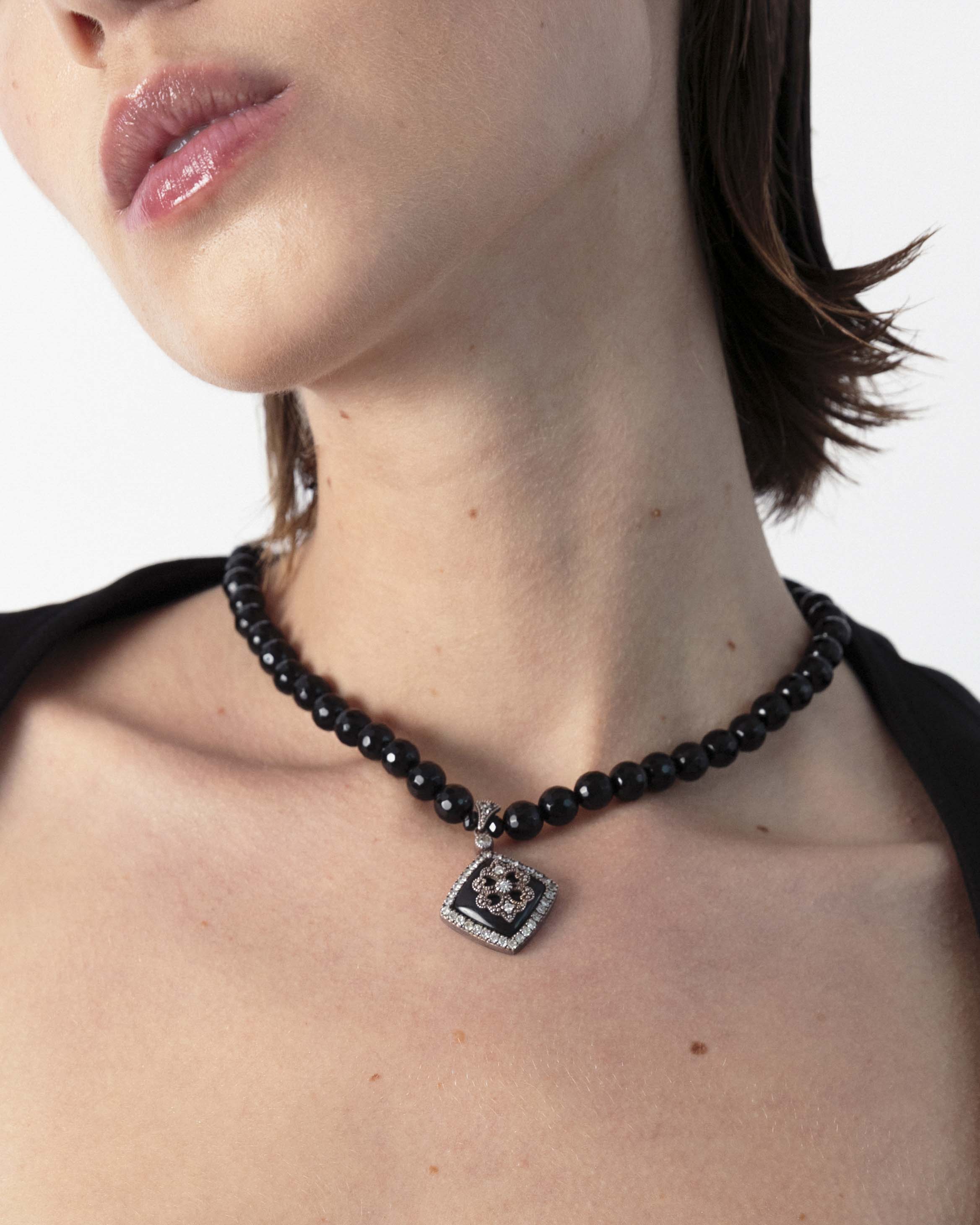 Vintage Black Stones Necklace